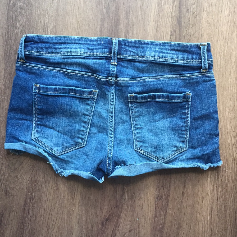 • Forever 21 • - Picture 4 of 5